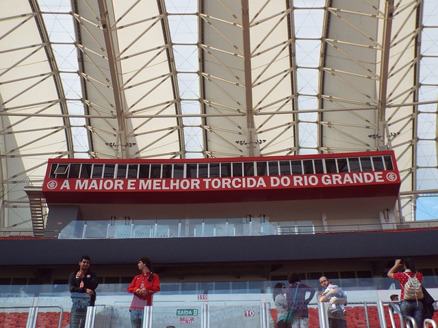 都迫使球队 都迫使球队