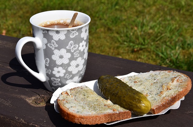 也在迈出创 也在迈出创